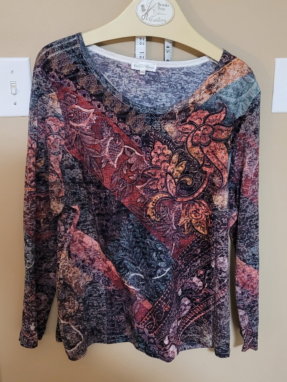 💚10 for $10💚 Bundle and save Vibrant Patterned Top
